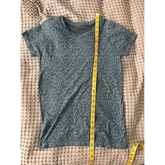 Athleta Momentum Allure Animal Print Teal T-Shirt/ Size S - Picture 7 of 9